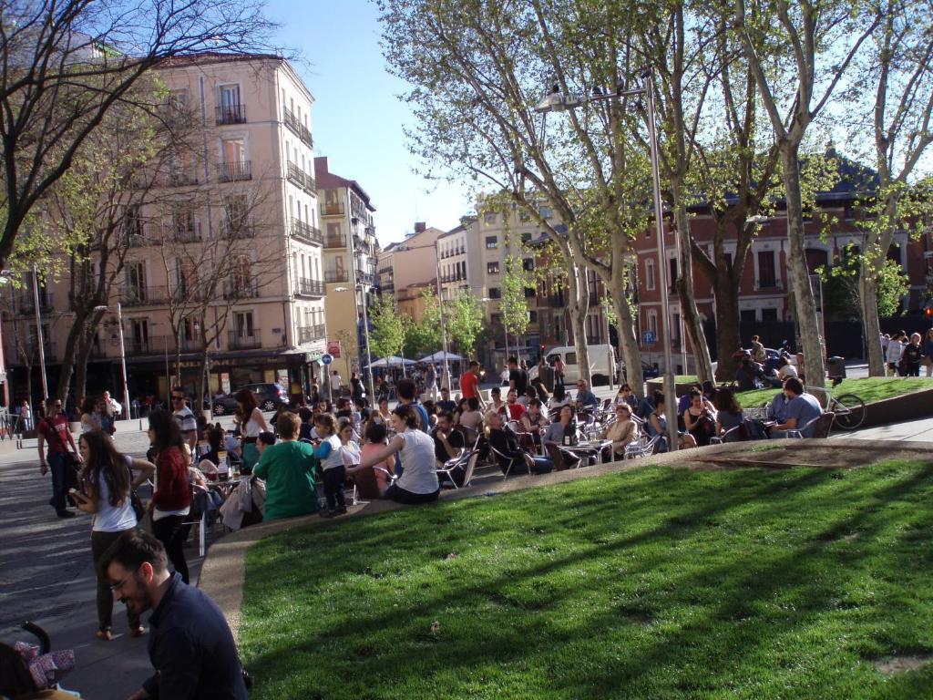 Hostal Castilla Madrid Exteriör bild