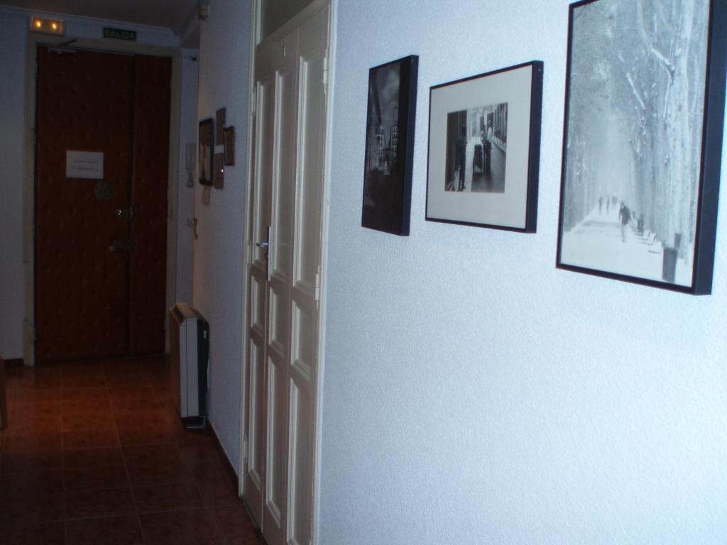 Hostal Castilla Madrid Exteriör bild